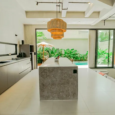 Makai 2 New Large Modern Luxury Villa With Pool
